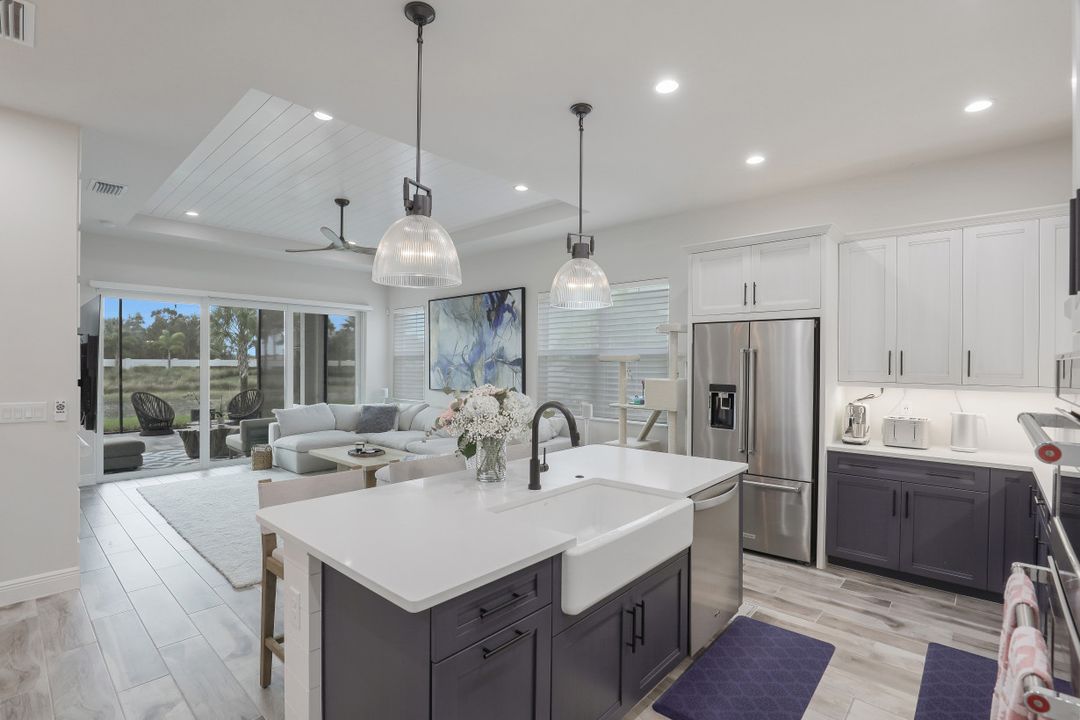 8967 St Lucia Dr, Naples, FL 34114