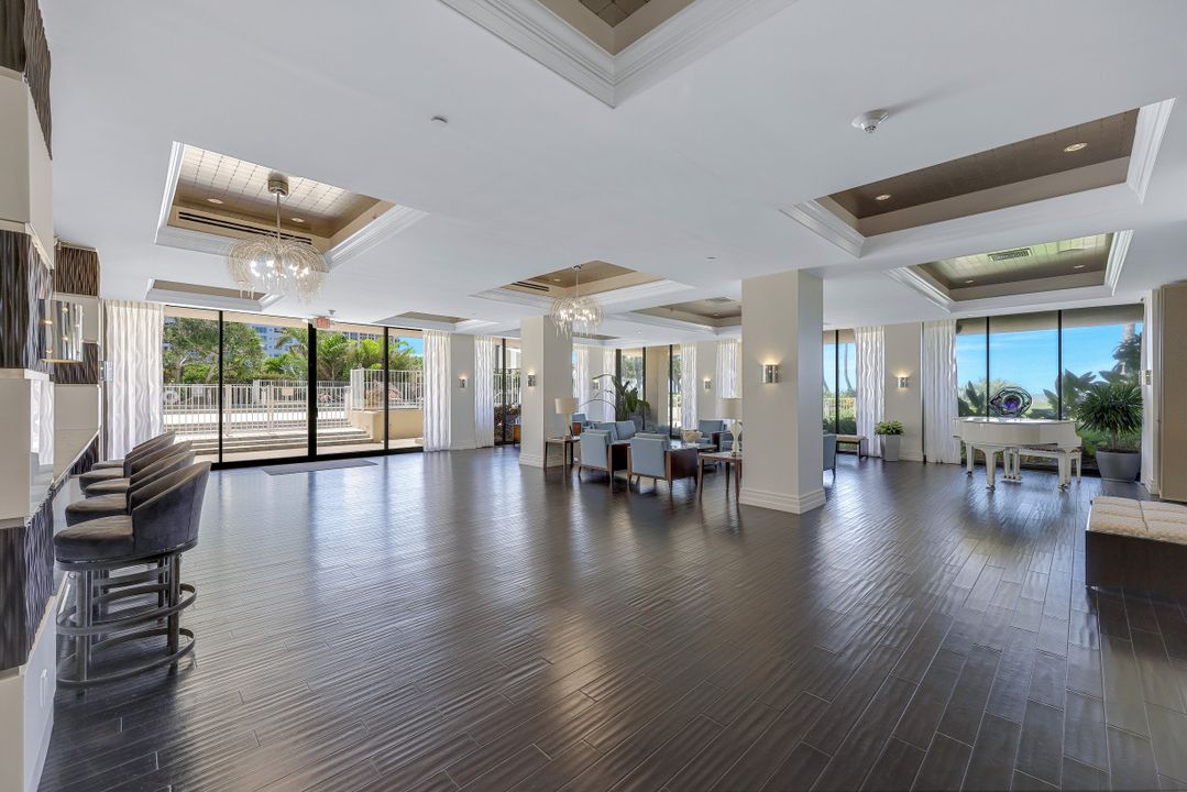 4301 Gulf Shore Blvd N #1700, Naples, FL 34103