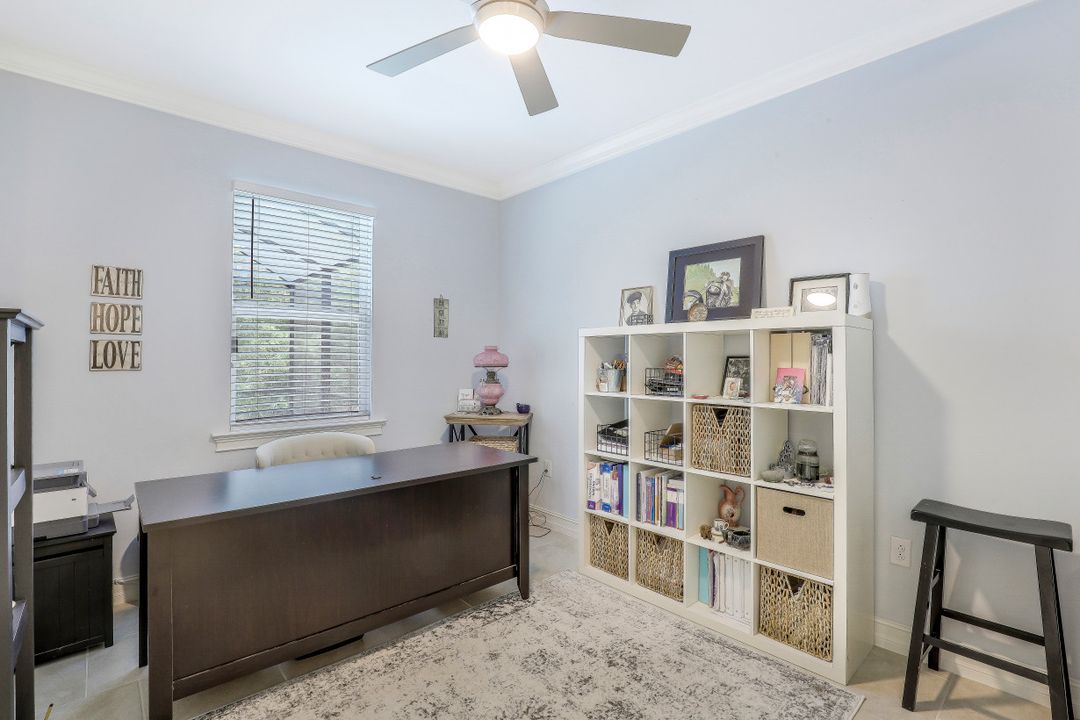 3101 Amadora Cir, Cape Coral, FL 33909