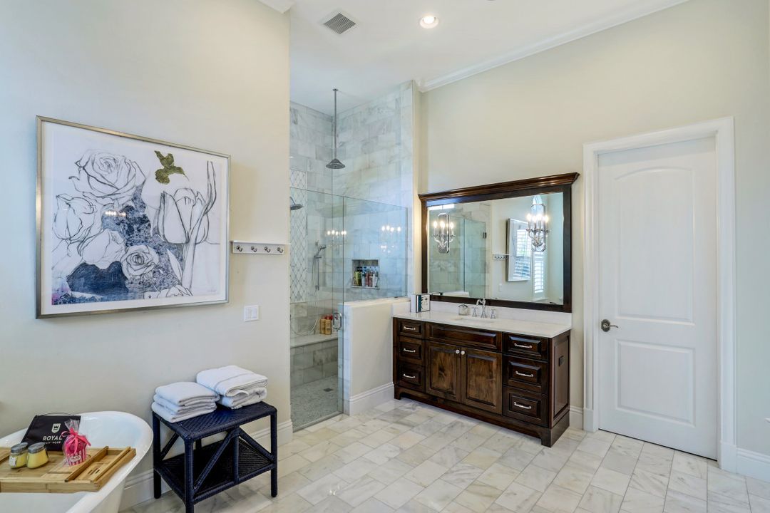 5930 Harborage Dr, Fort Myers, FL 33908