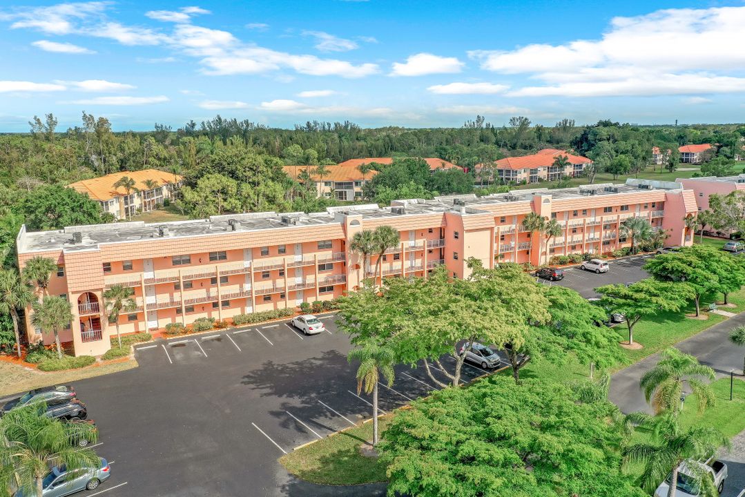 200 Turtle Lake Ct #303, Naples, FL 34105