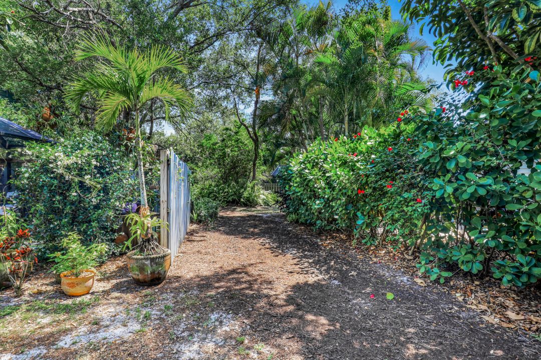 1269 Solana Rd #E-3, Naples, FL 34103