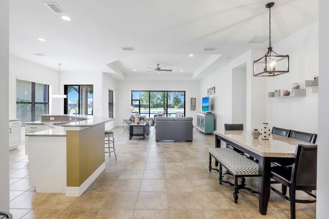 2797 Cinnamon Bay Cir, Naples, FL 34119