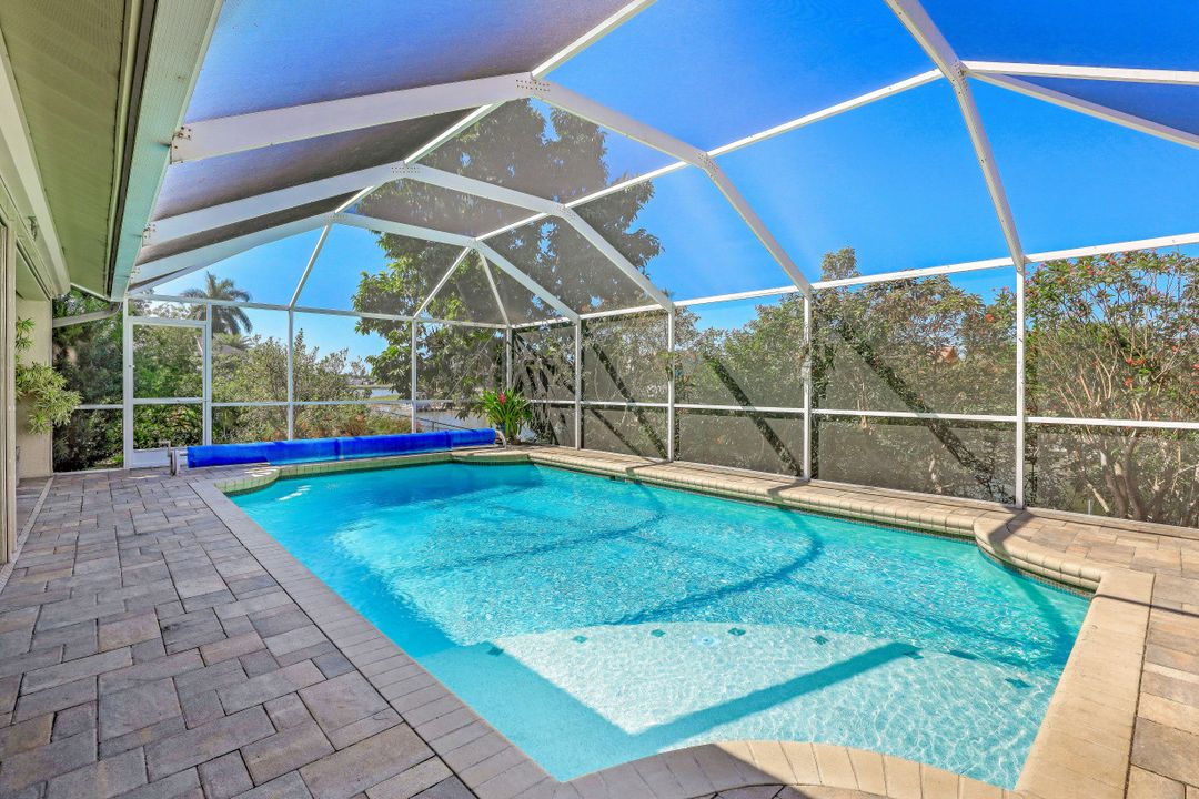 204 SE 20th Pl, Cape Coral, FL 33990