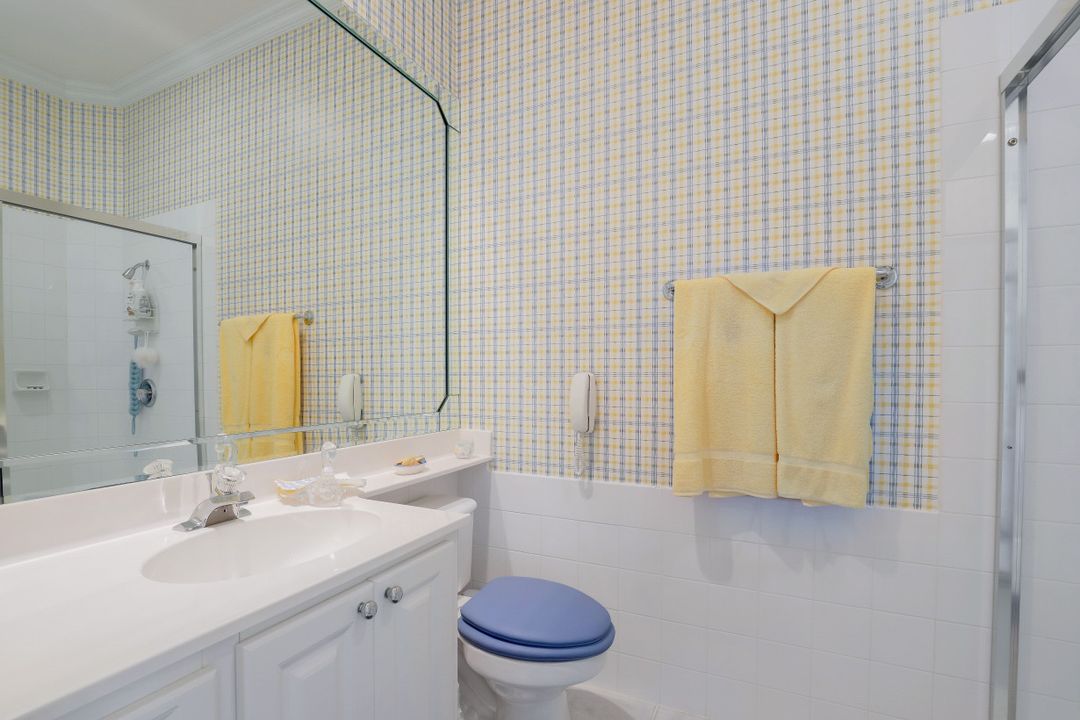 4000 Isla Ciudad Ct, Naples, FL 34109