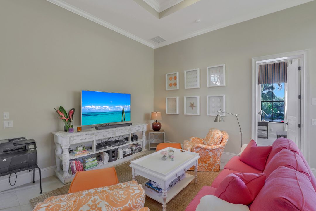 7915 Cordoba Pl, Naples, FL 34113