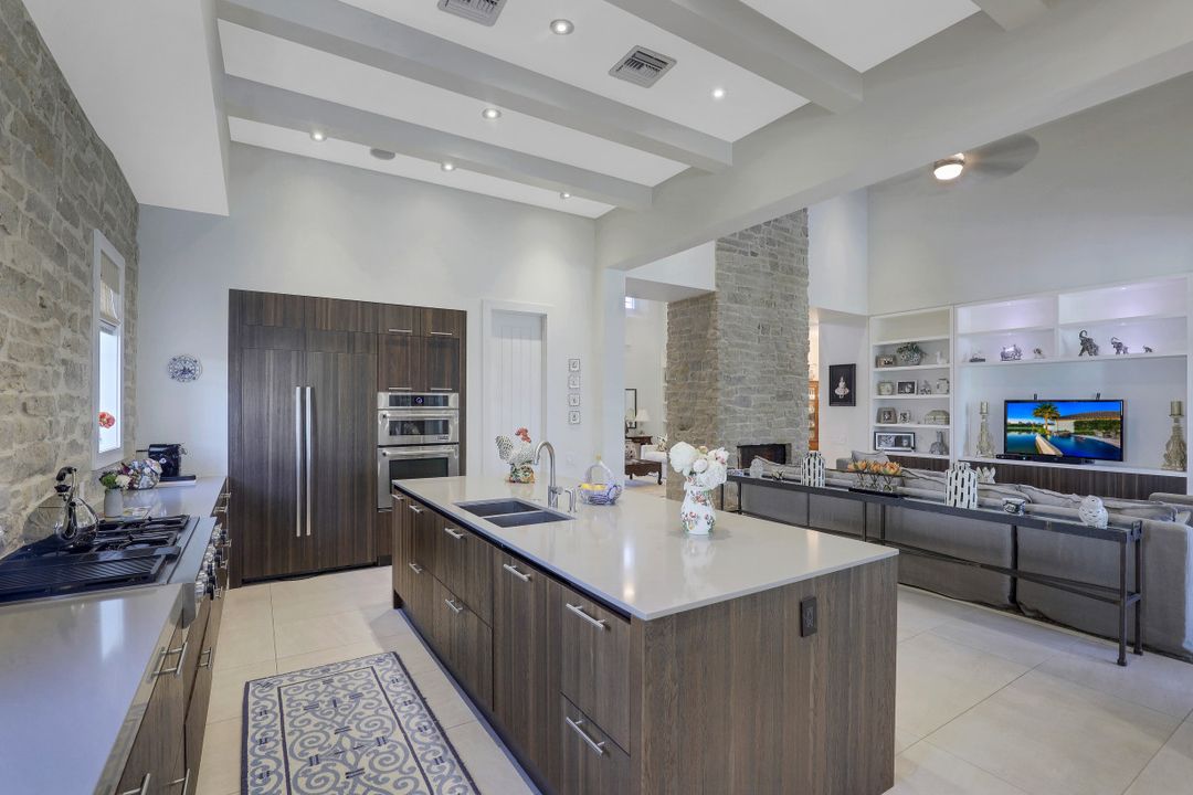 3255 Tavolara Ln, Naples, FL 34114