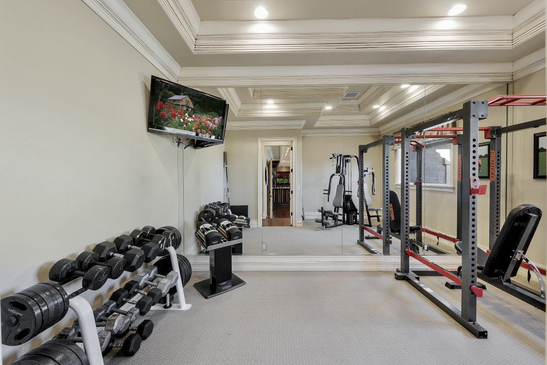 6411 Highcroft Dr, Naples, FL 34119