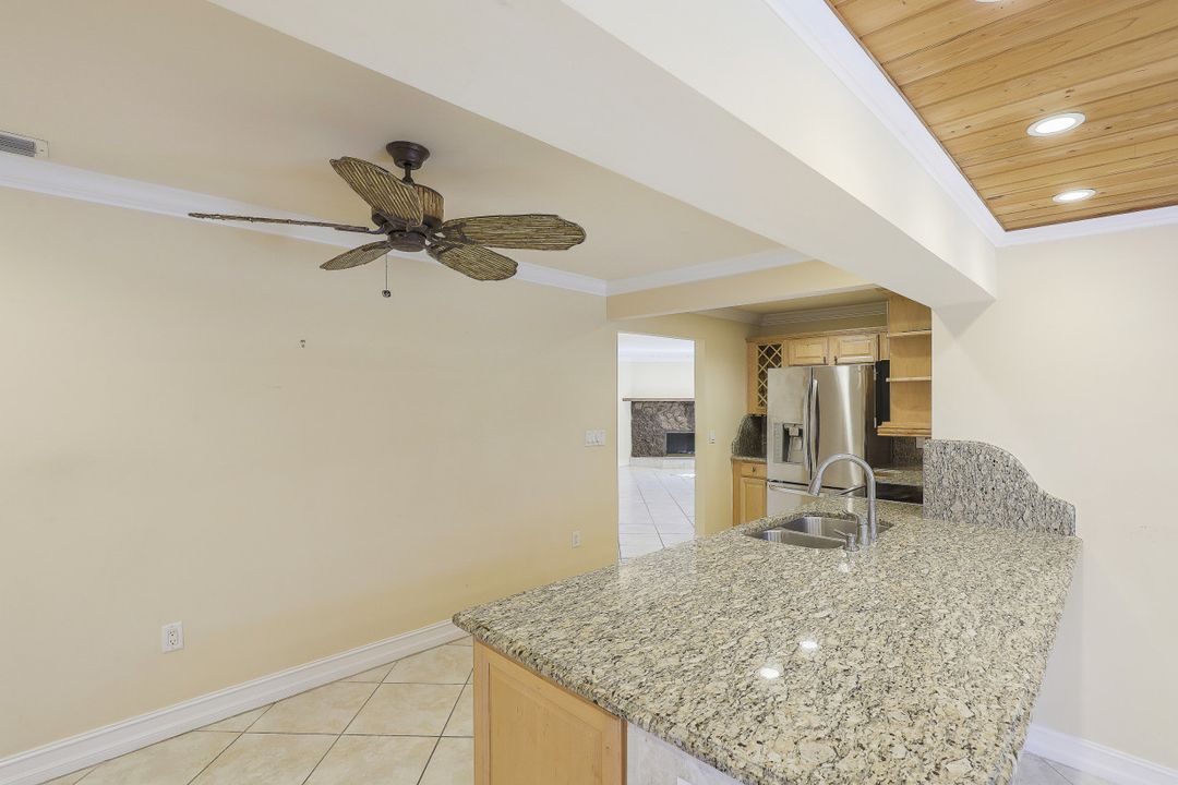 710 95th Ave N, Naples, FL 34108