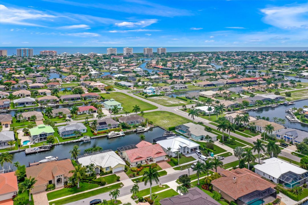 370 Capistrano Ct, Marco Island, FL 34145