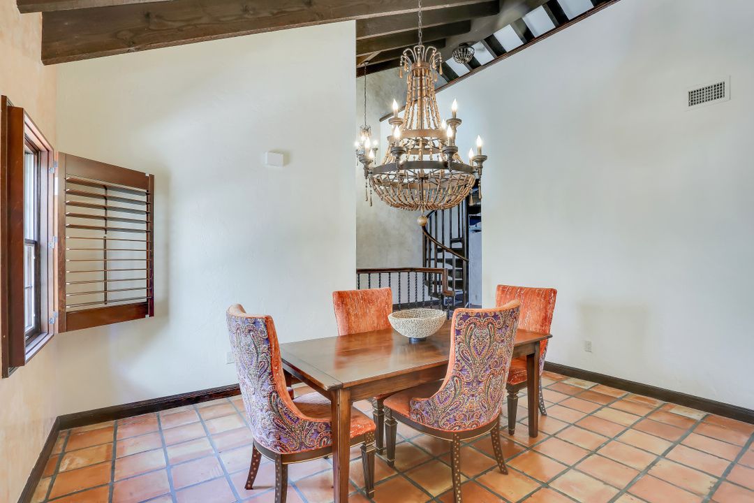 5850 Pelican Bay Blvd #D, Naples, FL 34108