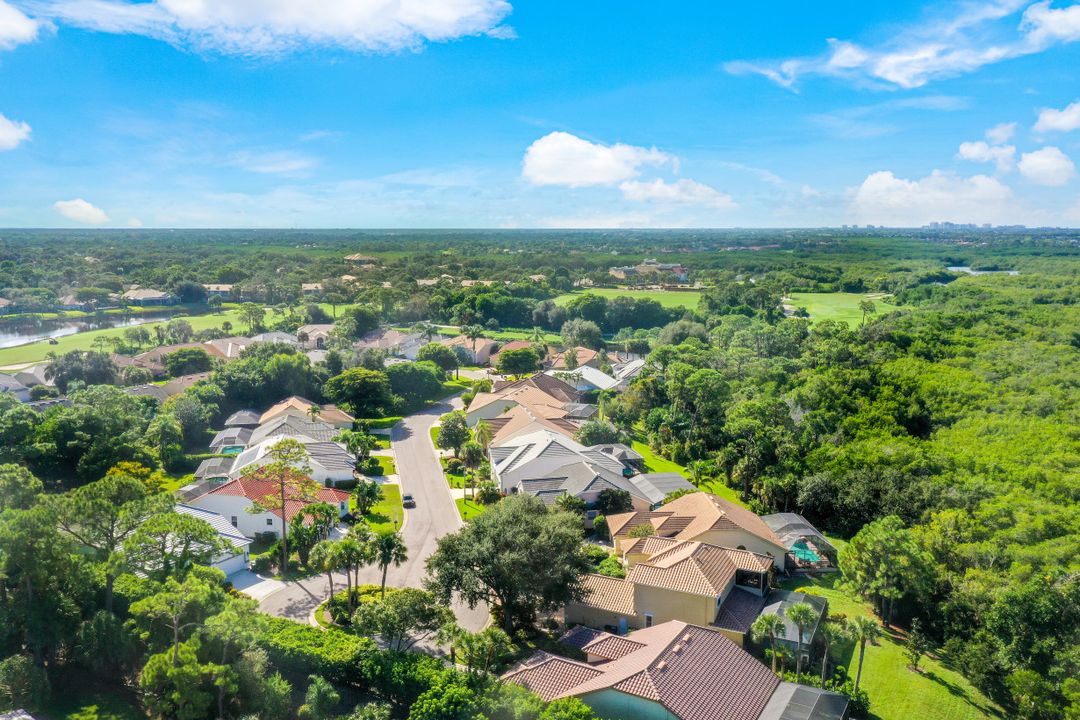 25251 Bay Cedar Dr, Bonita Springs, FL 34134