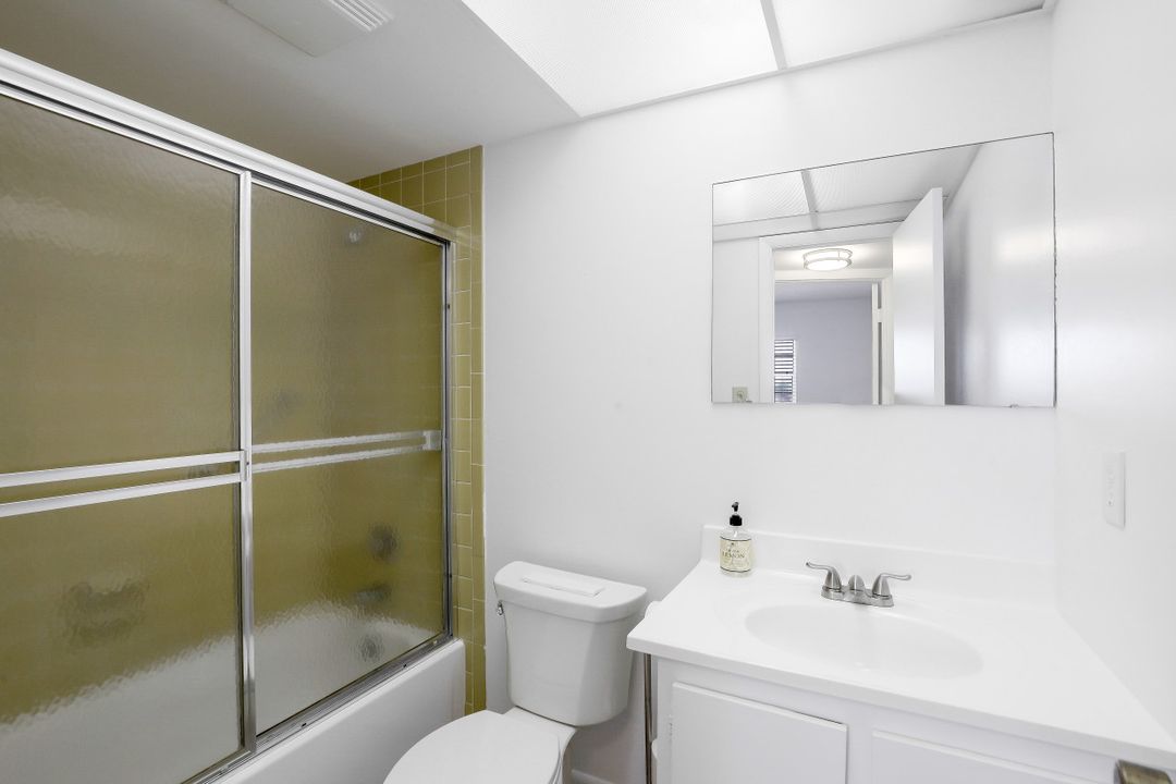 200 Turtle Lake Ct #303, Naples, FL 34105