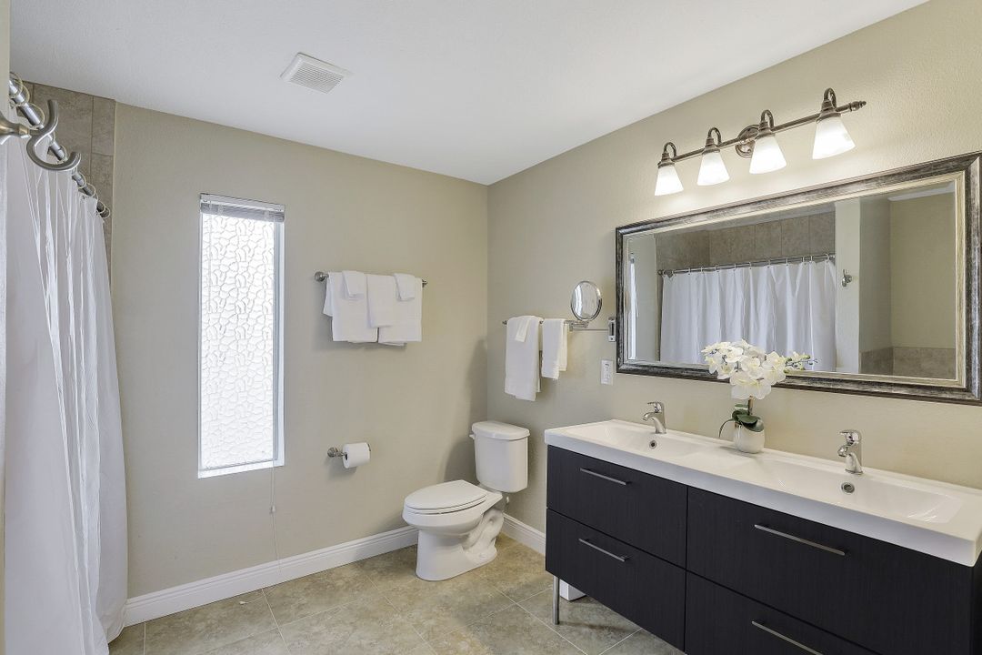 3950 Luverne St, Fort Myers, FL 33901