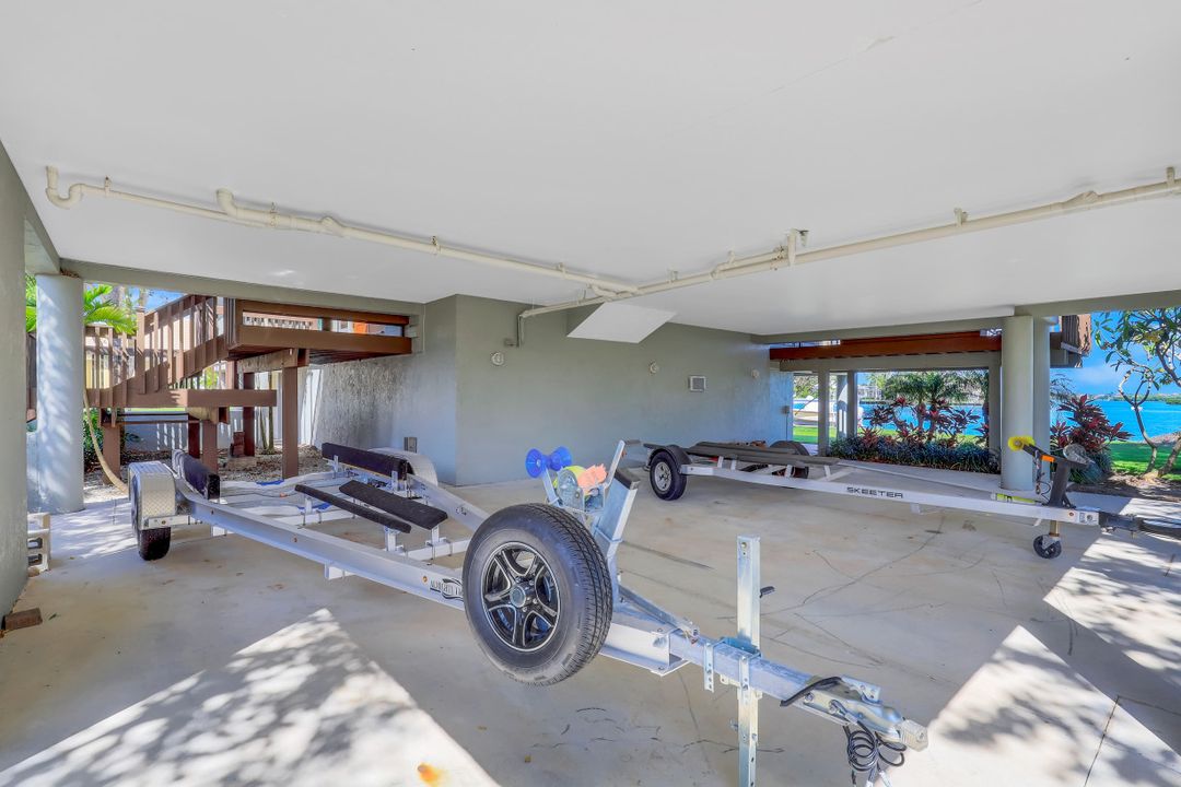 1011 Pettit Ct, Marco Island, FL 34145