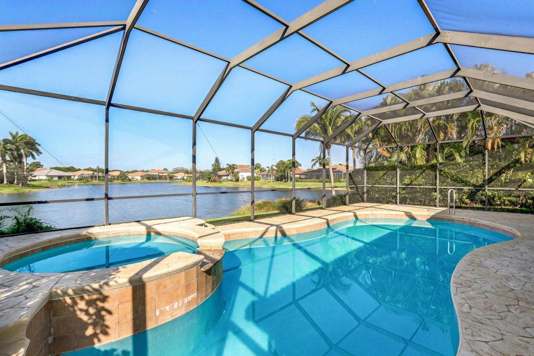 11043 Lakeland Cir, Fort Myers, FL 33913