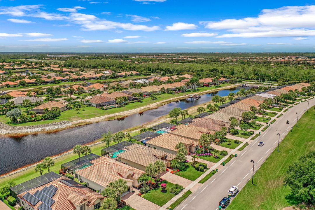 9415 Quarry Dr, Naples, FL 34120