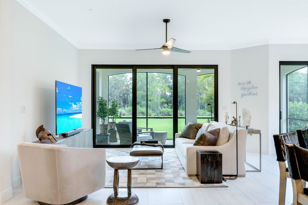 16348 Viansa Wy, Naples, FL 34110