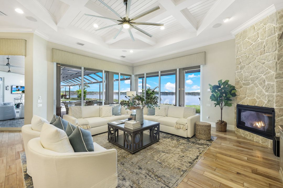 9337 Granite Ct, Naples, FL 34120