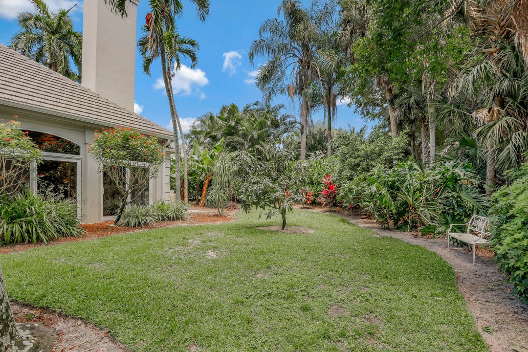 726 Bay Tree Ct, Naples, FL 34108