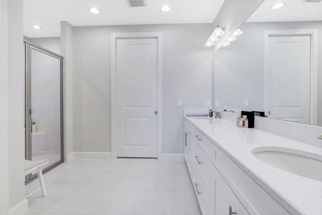 9650 Montelanico Loop #102, Naples, FL 34119