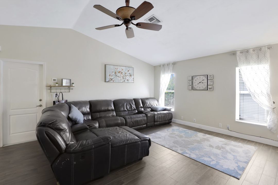 6665 Dabney St, Fort Myers, FL 33966