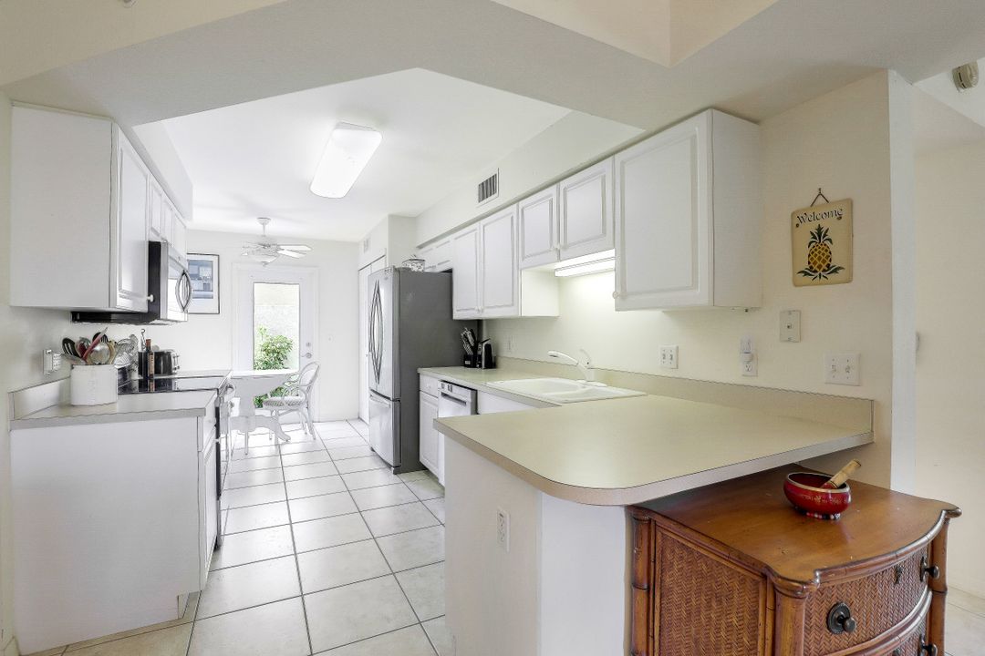 4910 Cougar Ct N #1-101, Naples, FL 34109