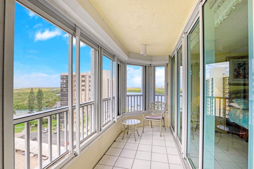 21 Bluebill Ave #905, Naples, FL 34108