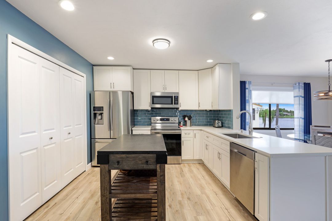 3703 SE 10th Ave, Cape Coral, FL 33904