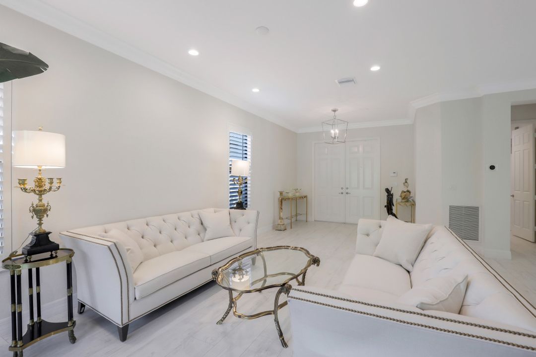 13840 Luna Dr, Naples, FL 34109