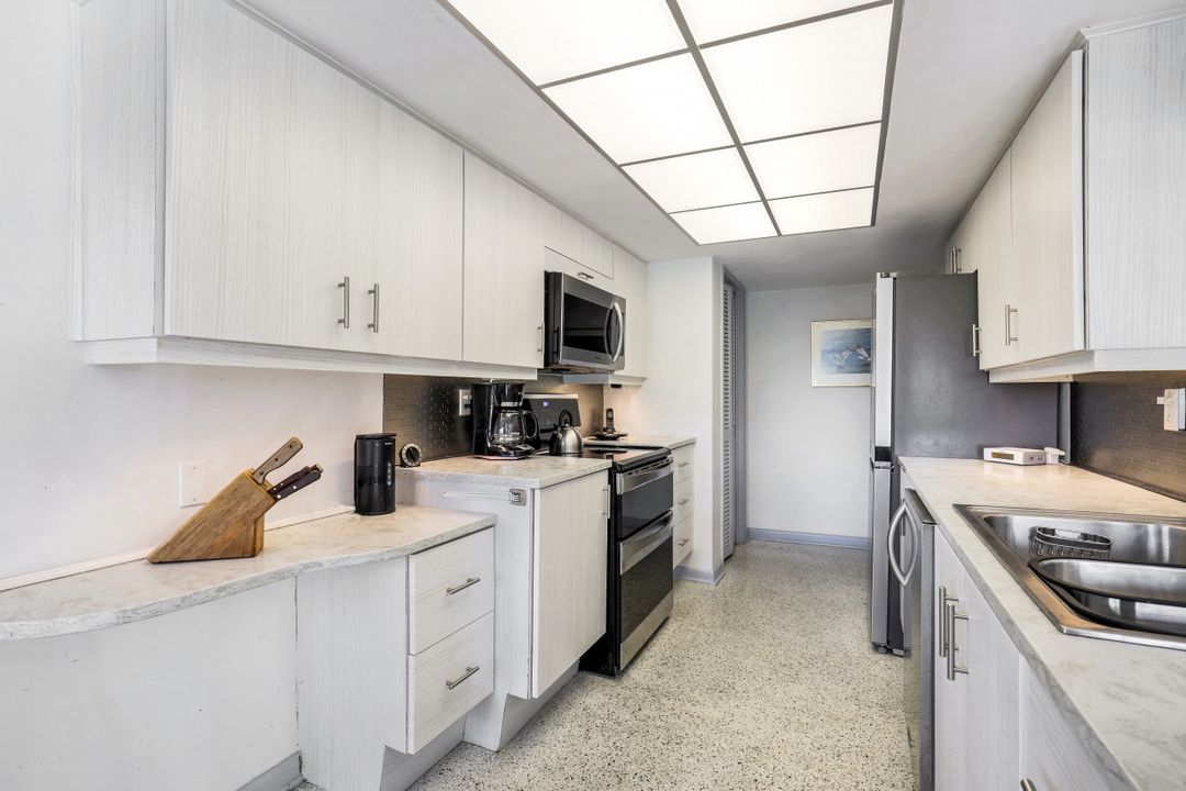 5333 SW 2nd Pl, Cape Coral, FL 33914