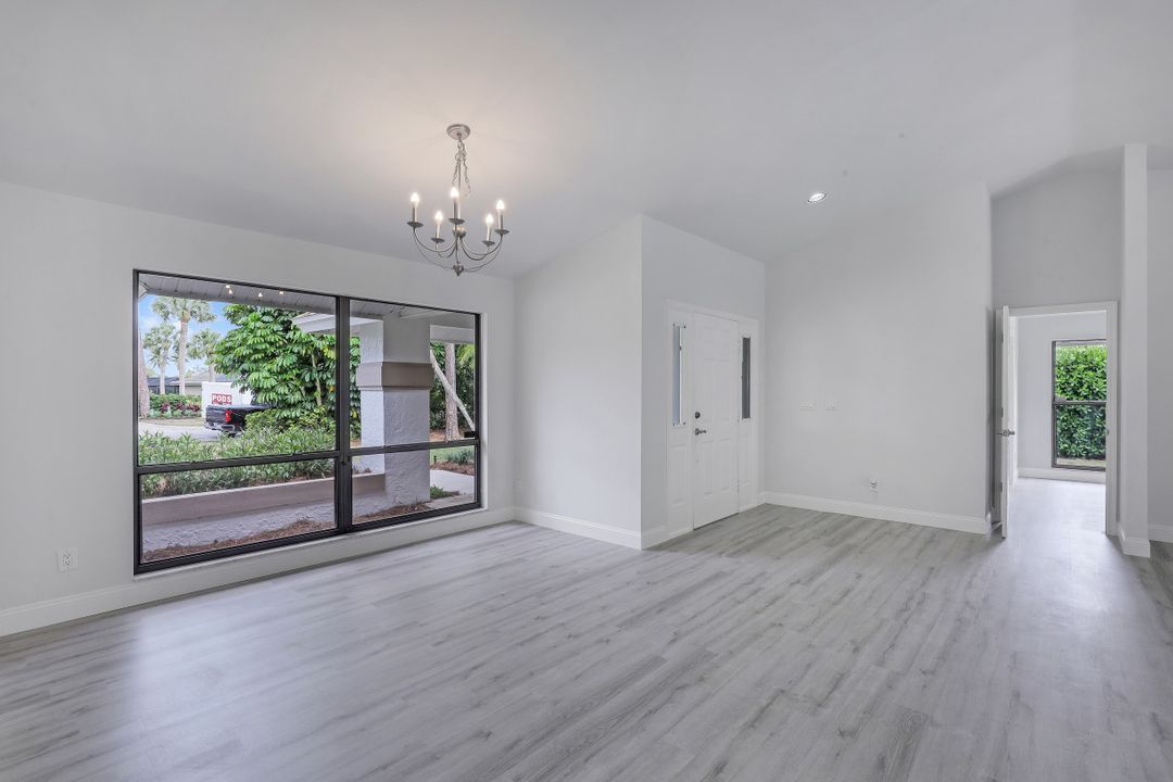 2225 Royal Ln, Naples, FL 34112