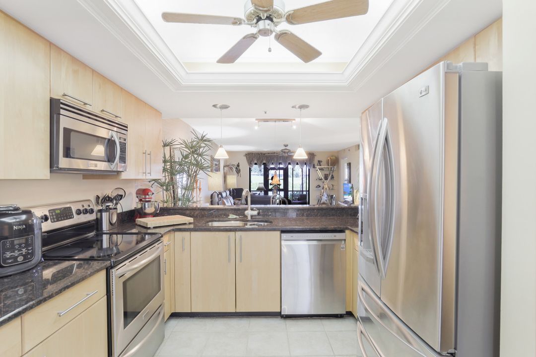 16230 Kelly Cove Dr #221, Fort Myers, FL 33908