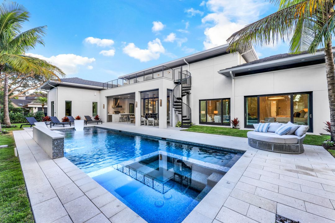 817 Buttonbush Ln, Naples, FL 34108