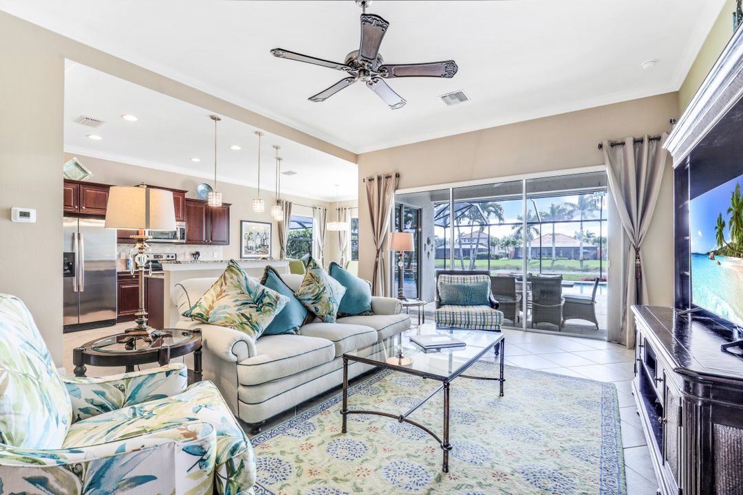 9463 Quarry Dr, Naples, FL 34120