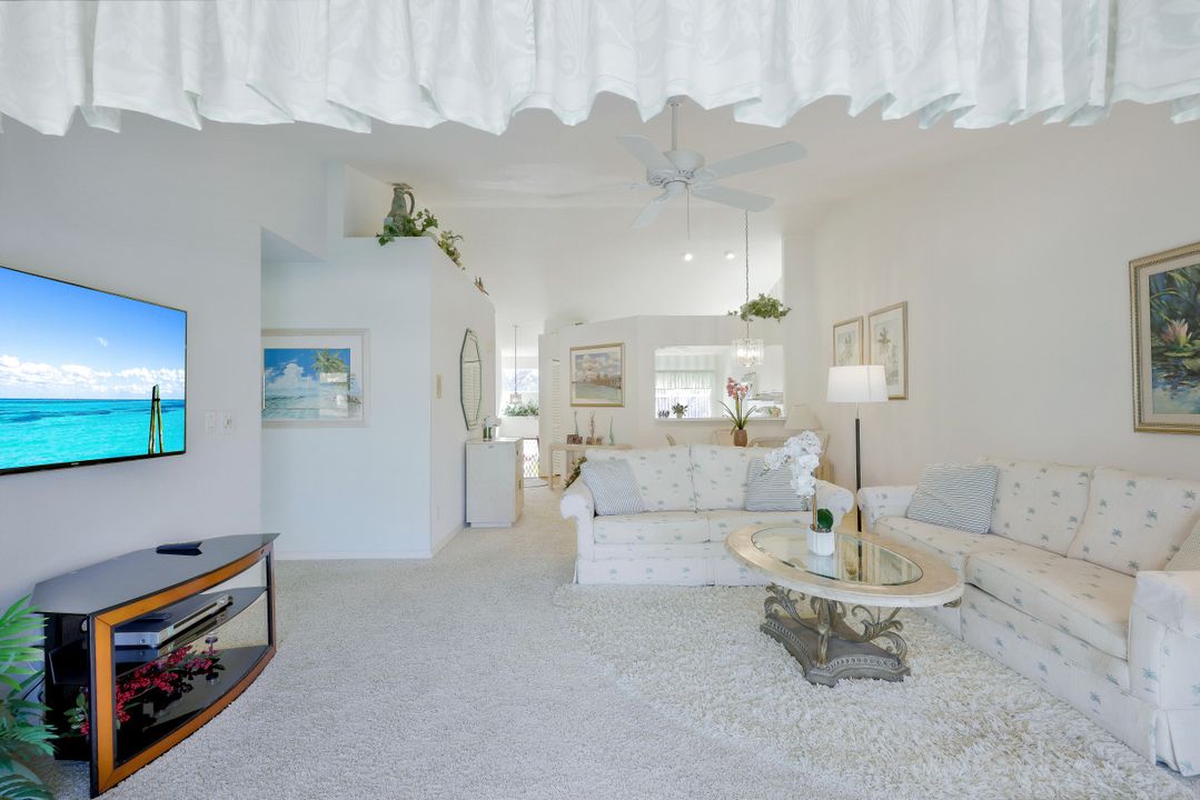 368 Woodshire Ln #B10, Naples, FL 34105