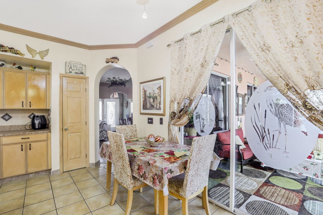 4552 Varsity Cir, Lehigh Acres, FL 33971