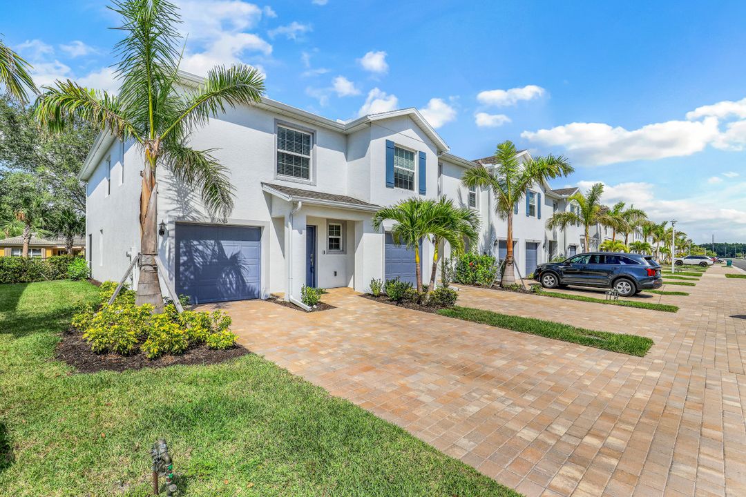 15365 Wildflower Cir, Naples, FL 34119