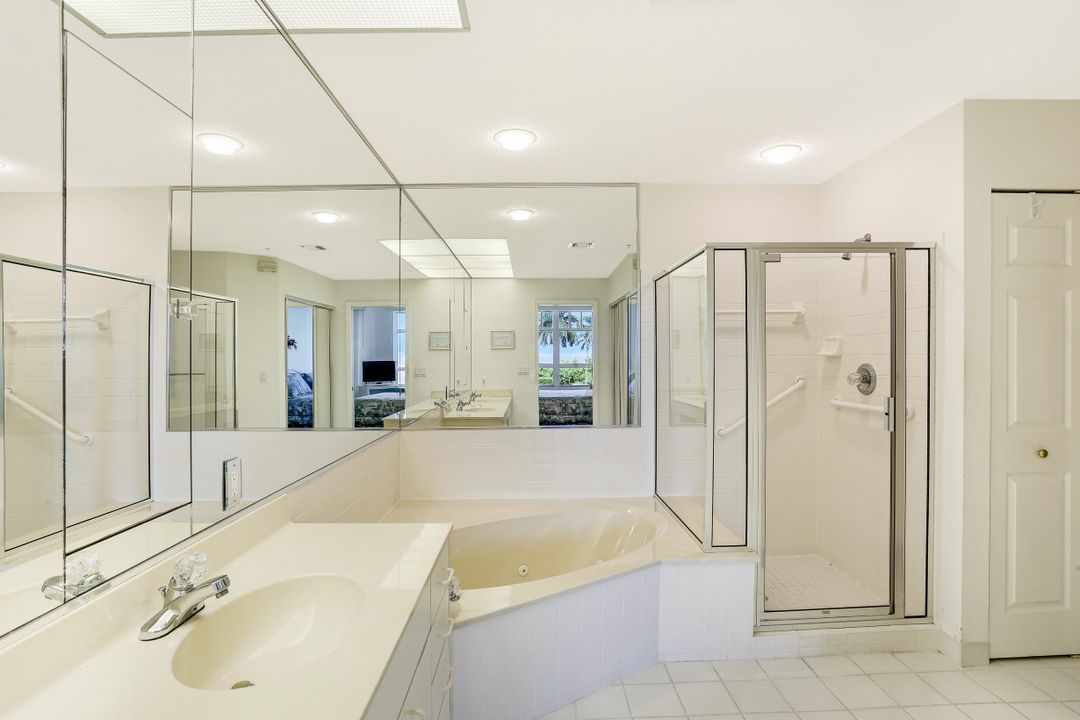 260 Barefoot Beach Blvd #204, Bonita Springs, FL 34134