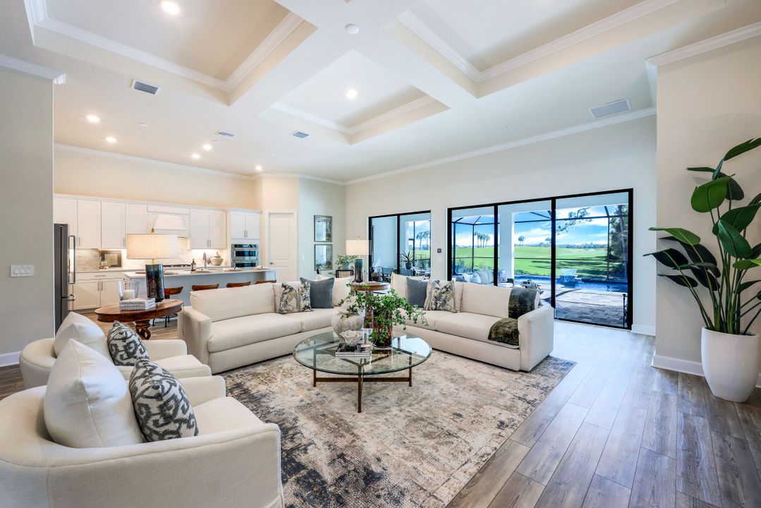 9528 Curlew Dr, Naples, FL 34120