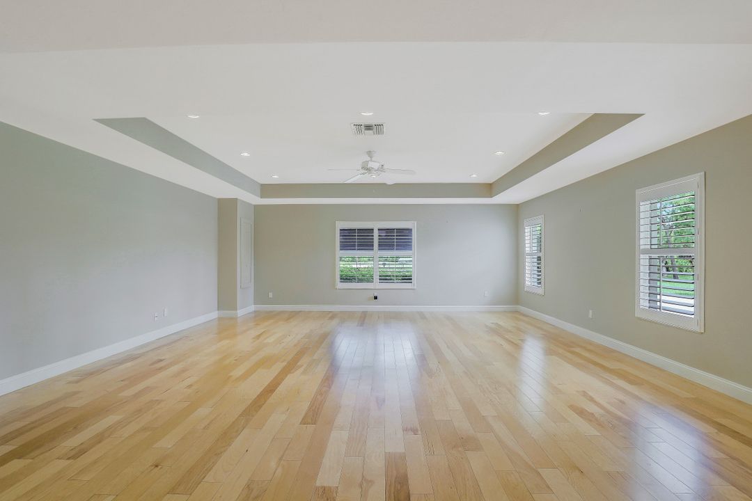 762 Hickory Rd, Naples, FL 34108