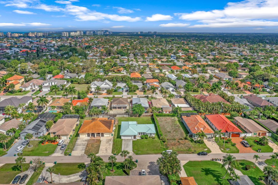 541 92nd Ave N, Naples, FL 34108