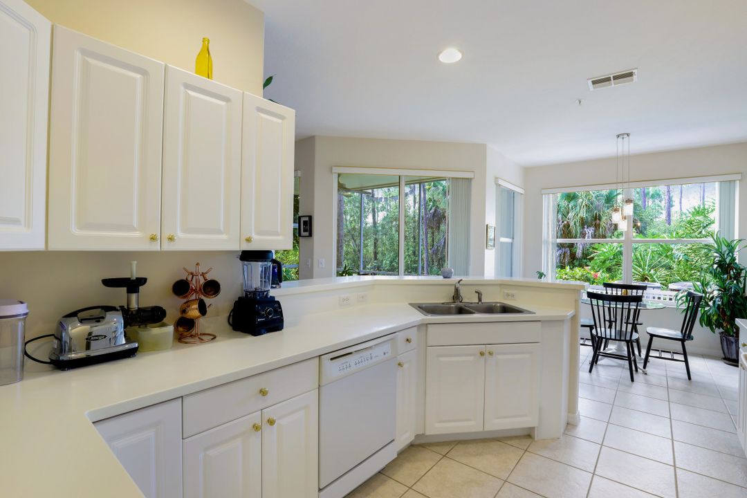 4685 Winged Foot Ct #102, Naples, FL 34112