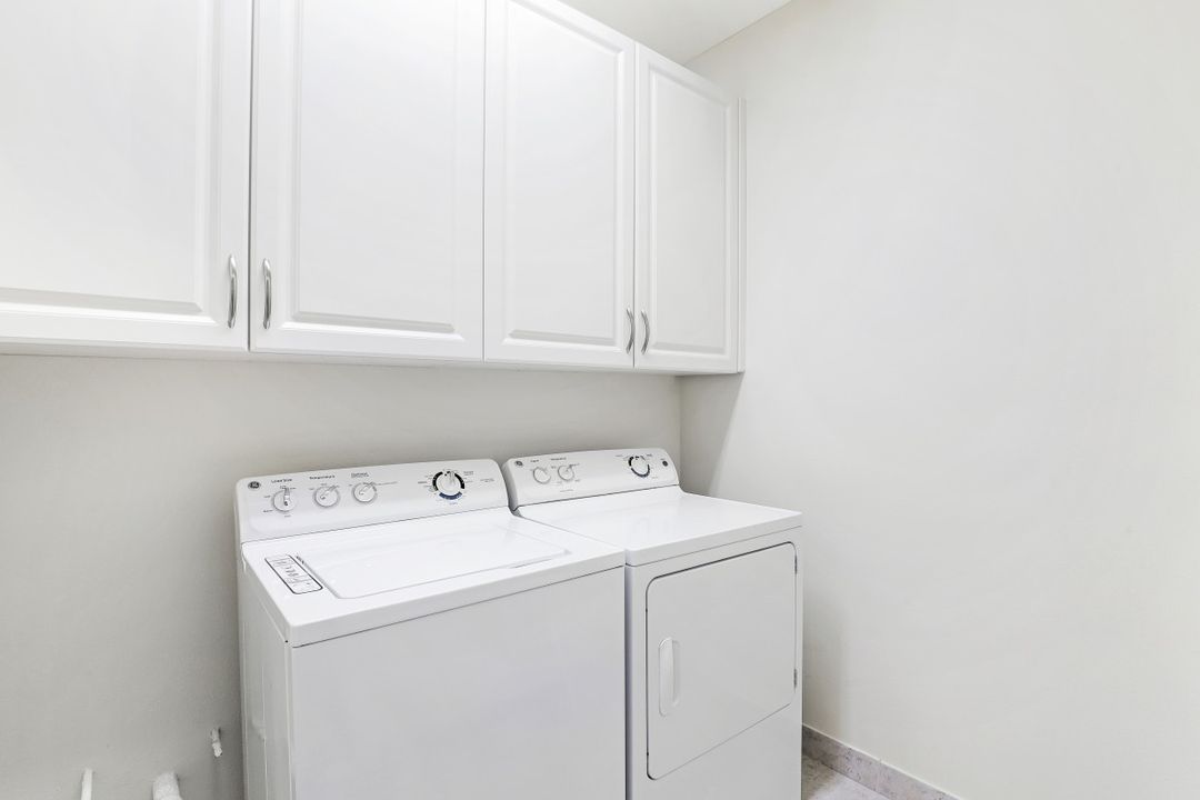 2939 Cinnamon Bay Cir, Naples, FL 34119