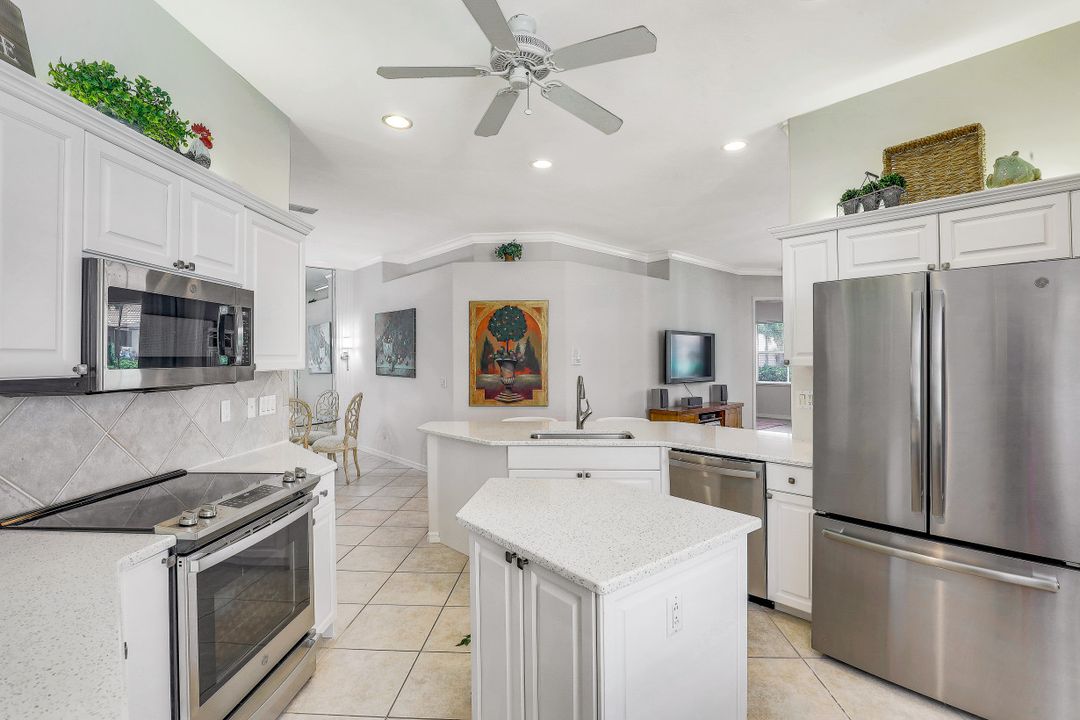 12655 Fox Ridge Dr, Bonita Springs, FL 34135