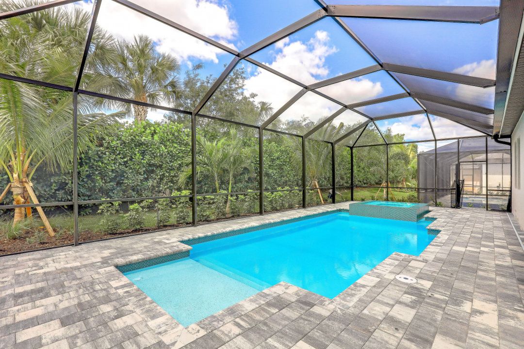 3154 Heather Glen Ct, Naples, FL 34114