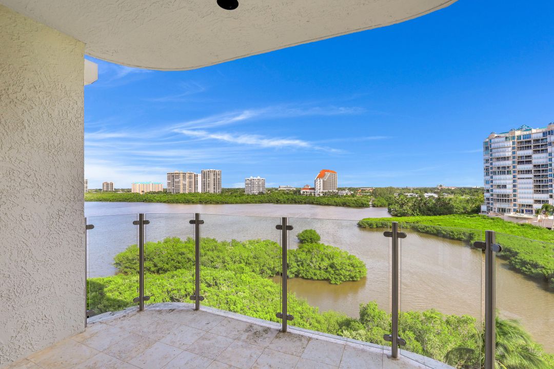 10 Seagate Dr #6S, Naples, FL 34103