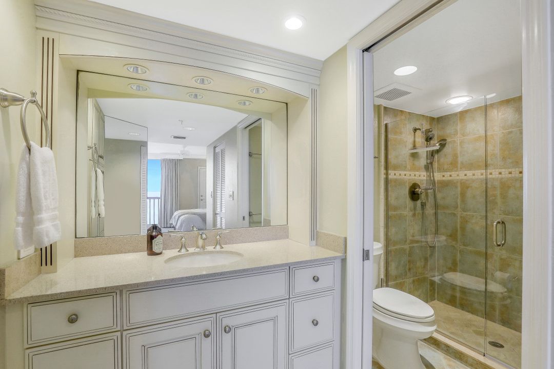 40 Seagate Dr #1203, Naples, FL 34103