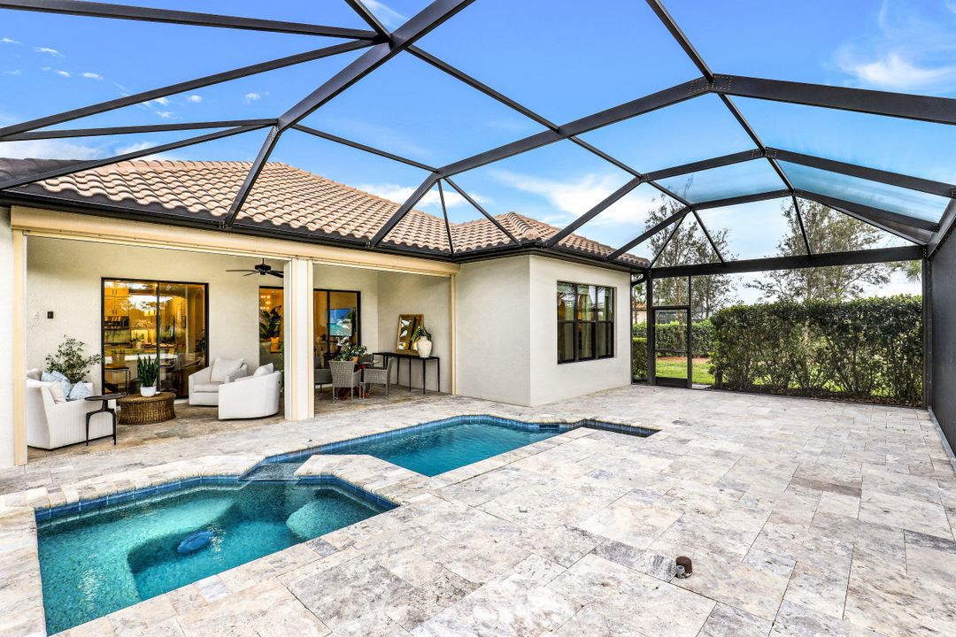 8815 Vaccaro Ct, Naples, FL 34119