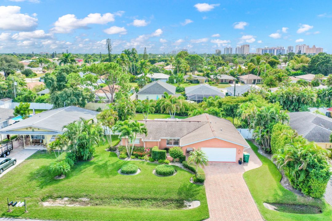 580 105th Ave N, Naples, FL 34108